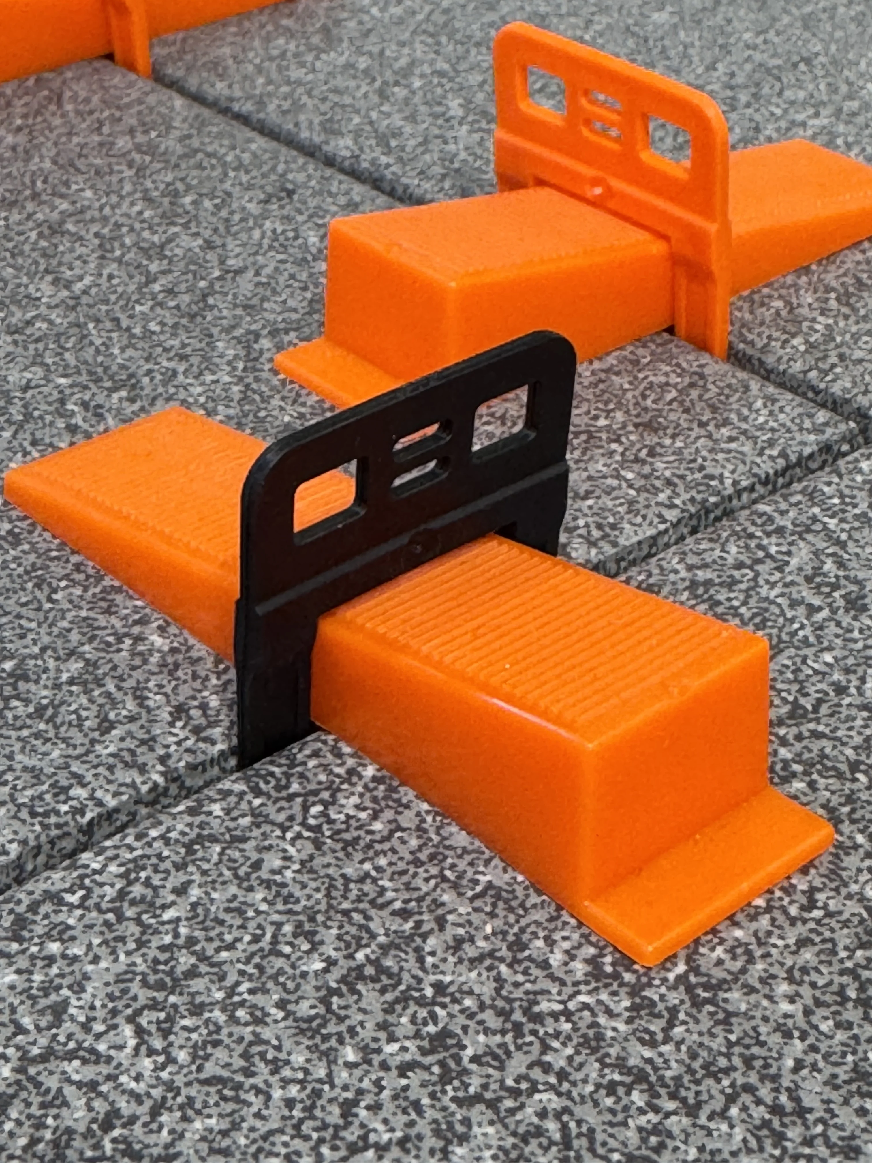 2Quadrat Nivelliersystem-Set mit Zuglaschen - für 1,5 mm Fugenbreite