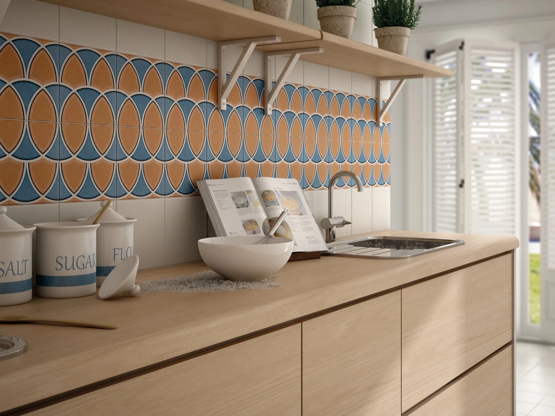 Bodenfliese Caprice Deco Island Colours von Equipe, matt, 20x20cm, geometrisches Muster in Blau, Beige und Schwarz, verlegt als Küchenrückwand mit Holzregalen, hellen Arbeitsplatten und Glastür mit Blick ins Freie
