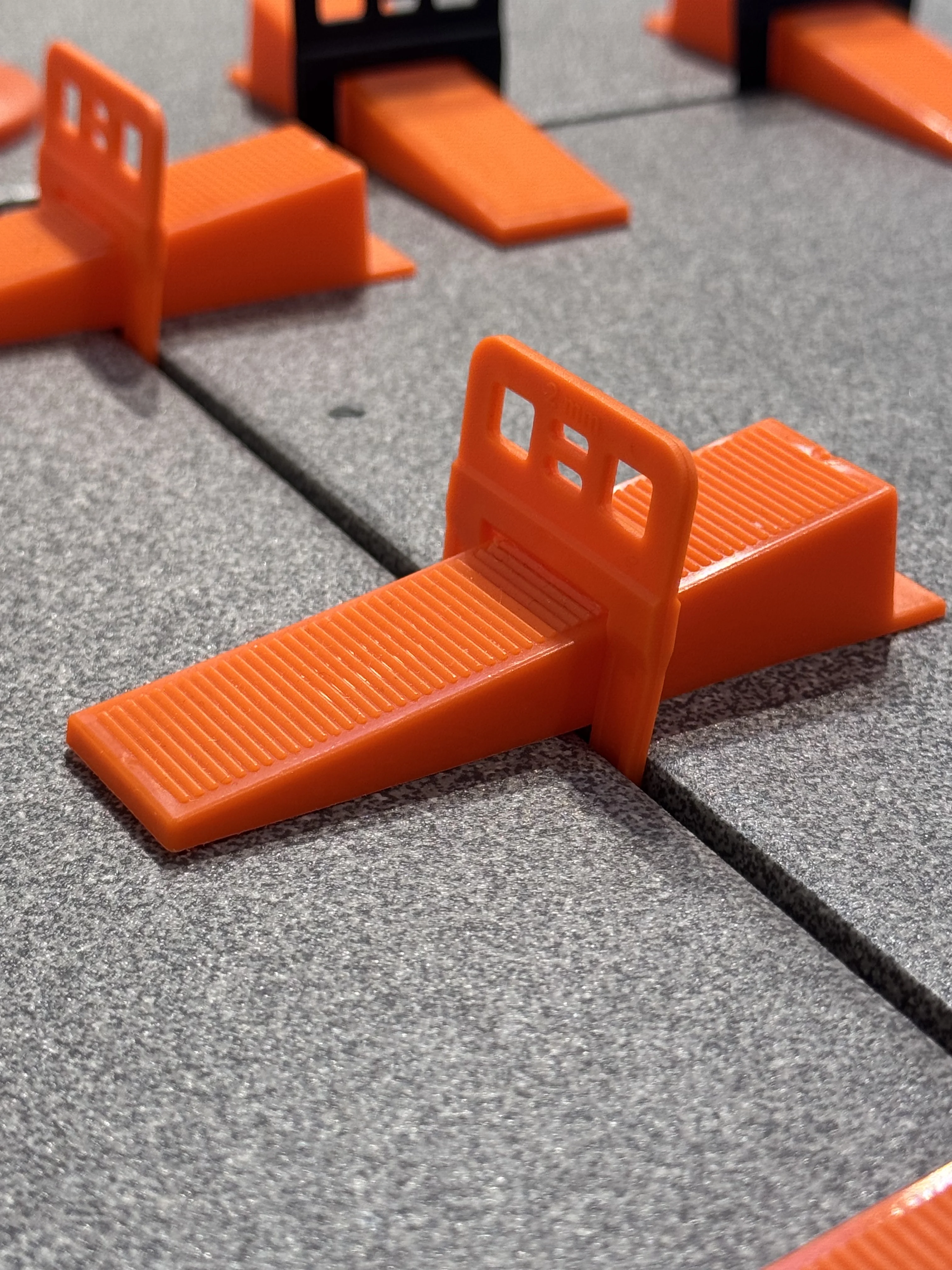 2Quadrat Nivelliersystem-Set mit Zuglaschen - für 2 mm Fugenbreite